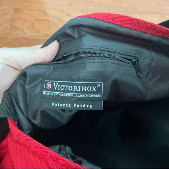 Victorinox Werks Traveler 6.0 Red Nylon Tote Bag Organization Luggage Tag Plane - Picture 5 of 7